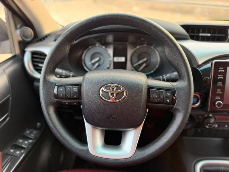 2026 Toyota Hilux GLX thumbnail 8