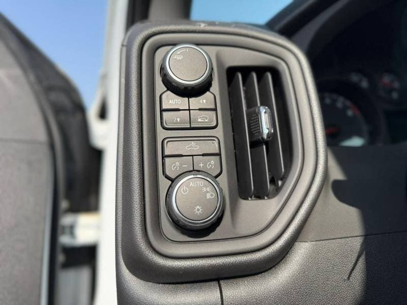 2025 Chevrolet Silverado 1500 RST thumbnail 8