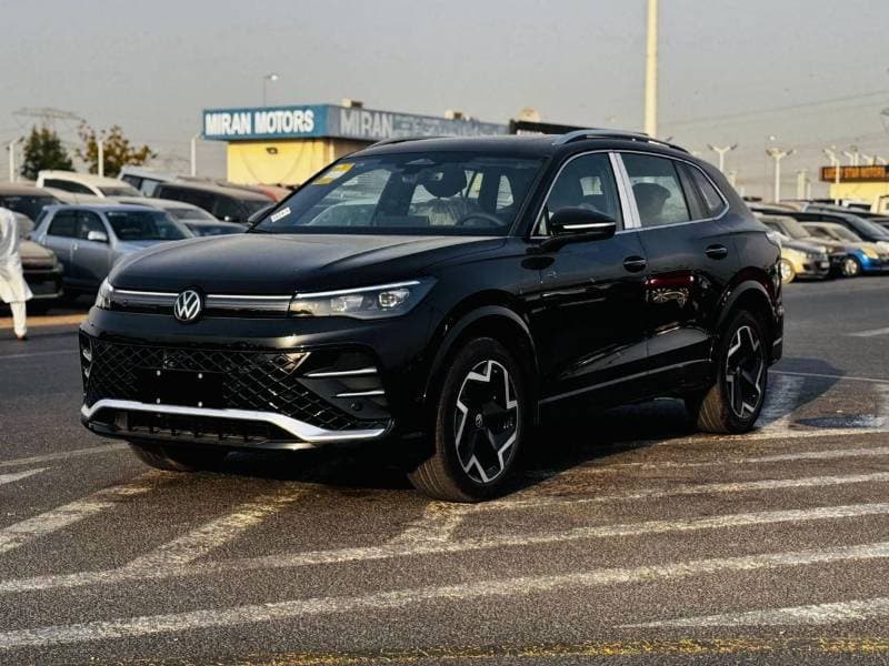 2025 Volkswagen Tiguan R LINE thumbnail 3