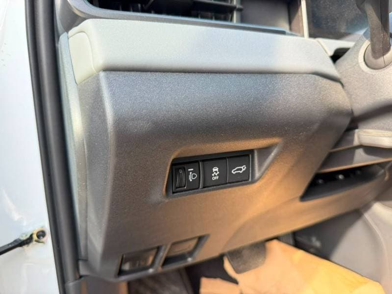 2026 Toyota RAV4 XLE thumbnail 7