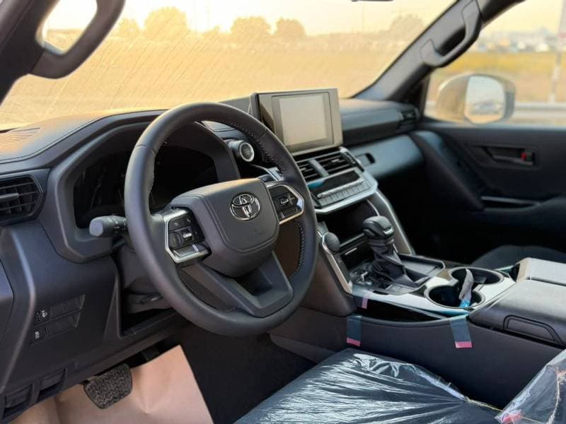 2026 Toyota Land Cruiser EXR thumbnail 8