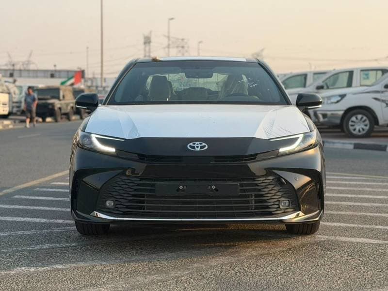 2026 Toyota Camry GLE HEV thumbnail 2