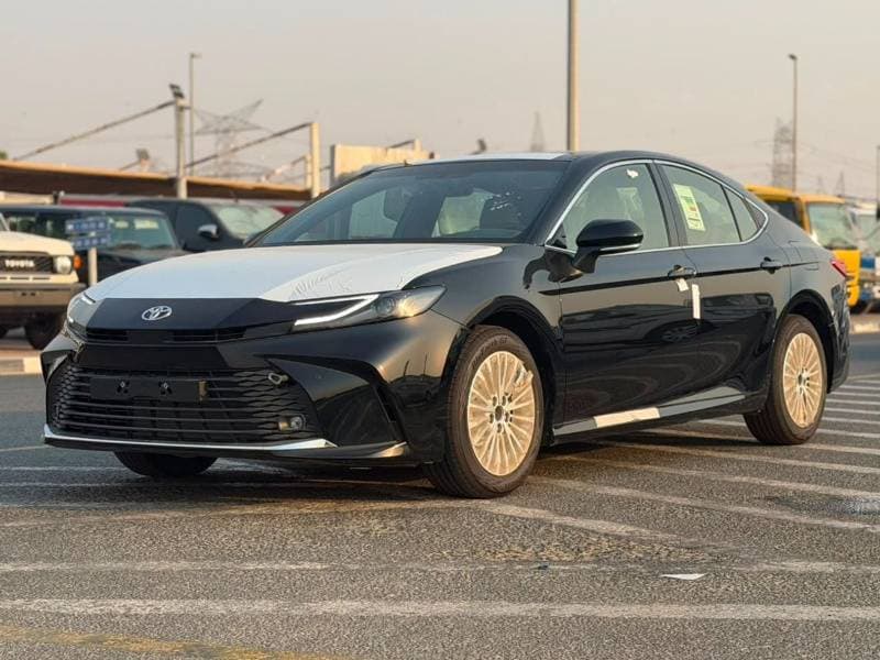 2026 Toyota Camry GLE HEV thumbnail 3