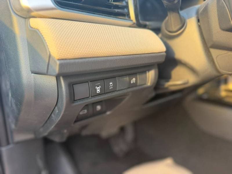 2026 Toyota Camry GLE HEV thumbnail 6