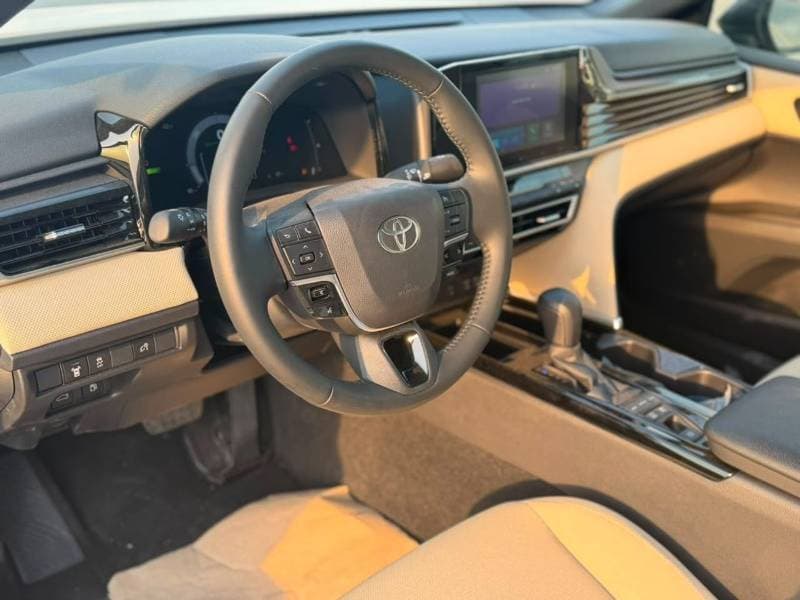 2026 Toyota Camry GLE HEV thumbnail 7