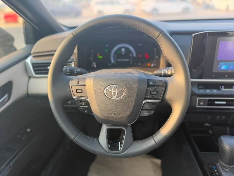 2026 Toyota Camry GLE HEV thumbnail 8