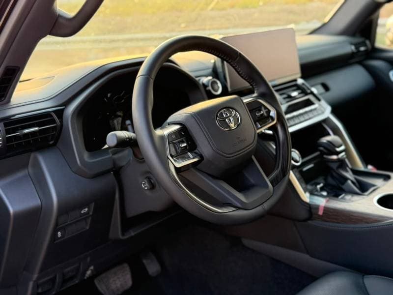 2025 Toyota Land Cruiser VX thumbnail 5