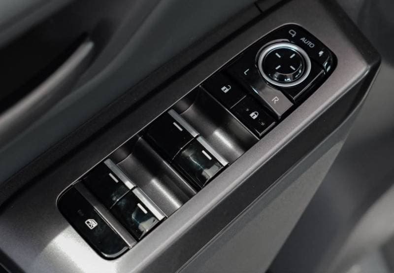 2026 Toyota RAV4 LTD HEV thumbnail 3