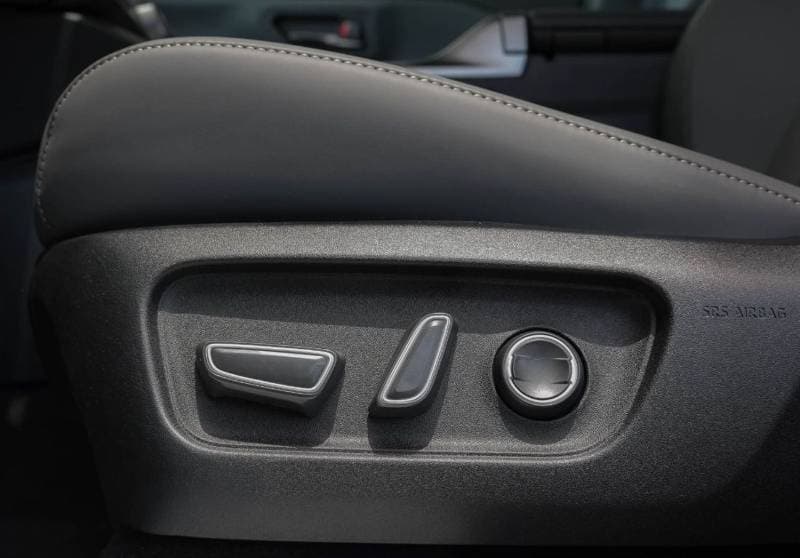 2026 Toyota RAV4 LTD HEV thumbnail 2