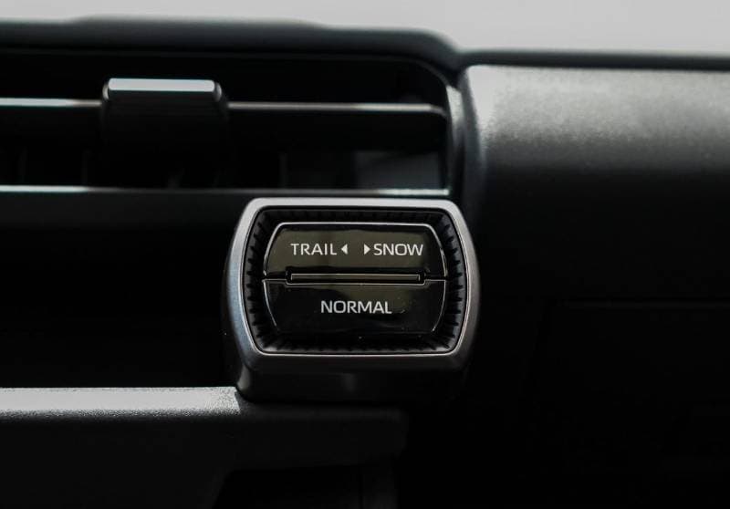 2026 Toyota RAV4 LTD HEV thumbnail 4