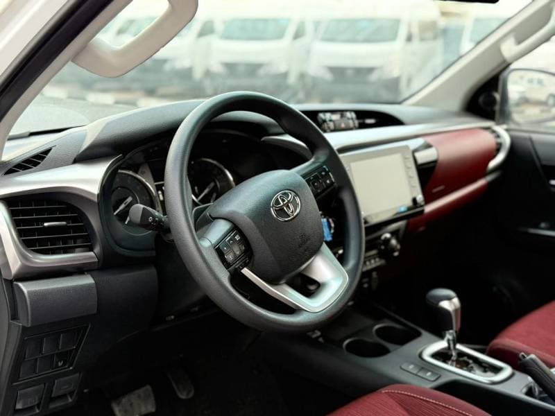 2026 Toyota Hilux GLX thumbnail 6