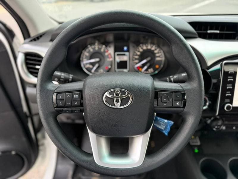 2026 Toyota Hilux GLX thumbnail 8
