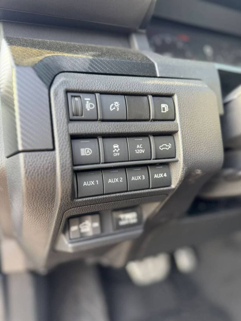 2026 Toyota Tacoma thumbnail 4