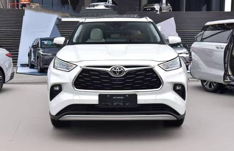 2026 Toyota Highlander VXR thumbnail 2
