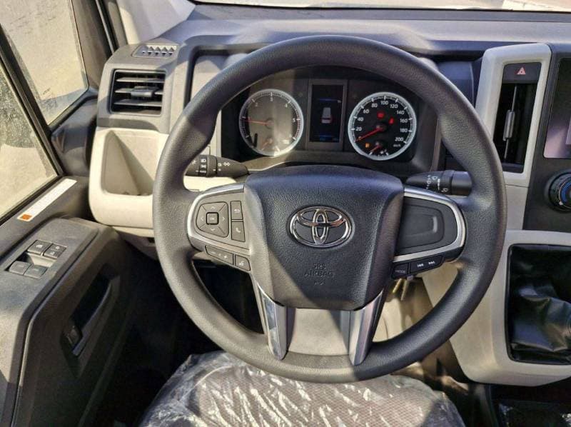 2026 Toyota Hiace GL thumbnail 7