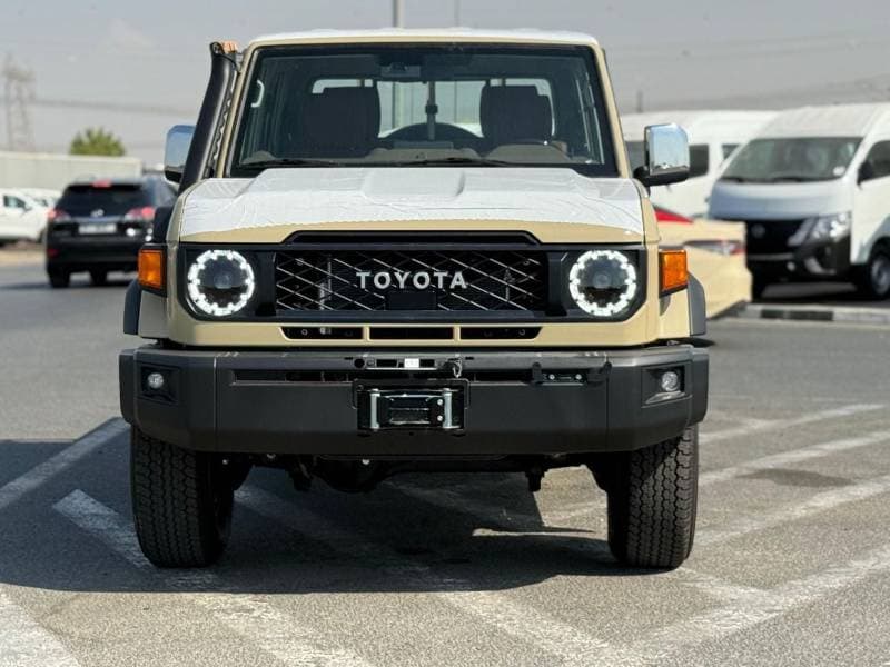2025 Toyota Land Cruiser Pick Up thumbnail 2