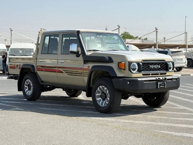 2025 Toyota Land Cruiser Pick Up thumbnail 3