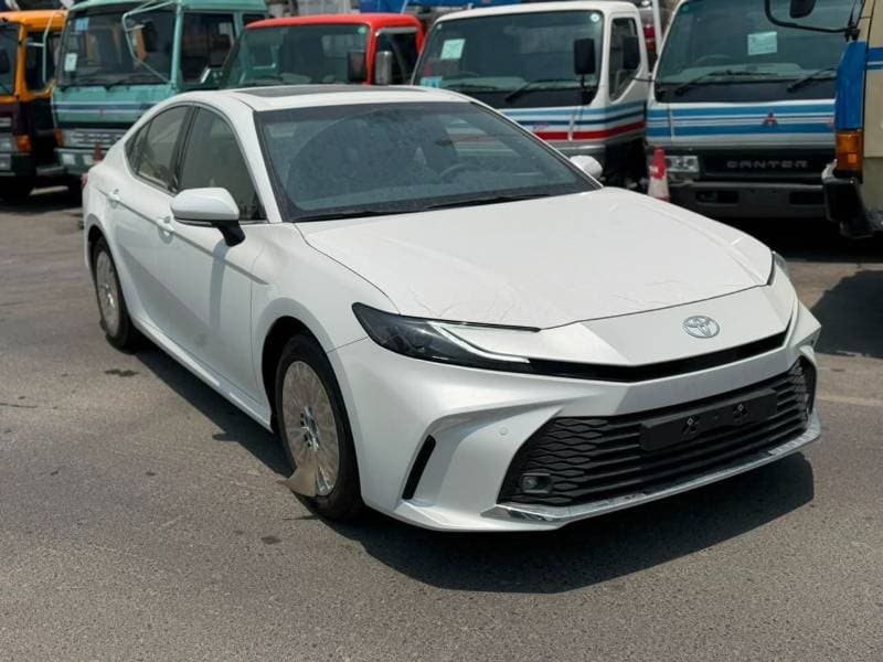 2026 Toyota Camry GLE HEV