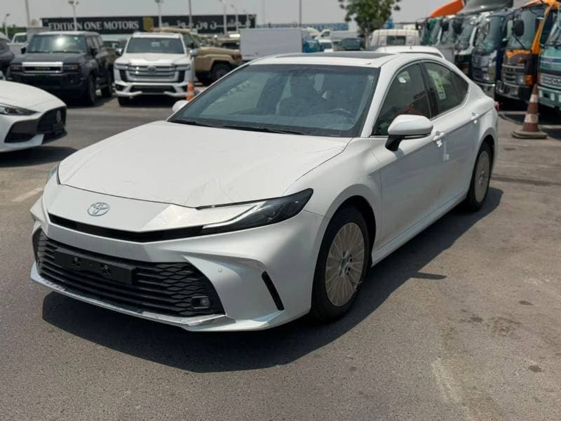 2026 Toyota Camry GLE HEV thumbnail 3