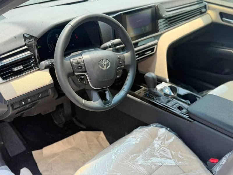 2026 Toyota Camry GLE HEV thumbnail 7