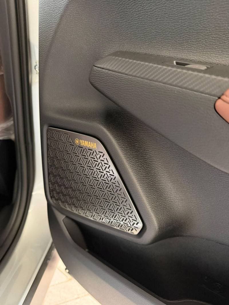 2026 Mitsubishi Outlander PREMIUM LAUNCH EDITION thumbnail 5