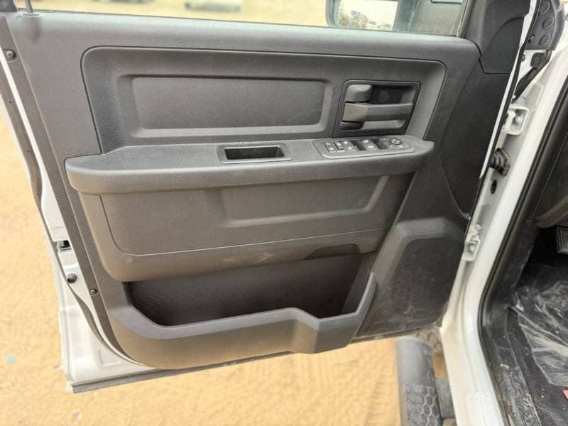 2025 RAM 2500 TRADESMAN thumbnail 4