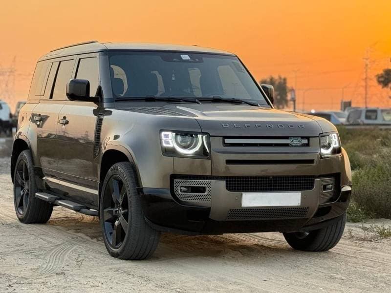 2025 Land Rover Defender thumbnail 3
