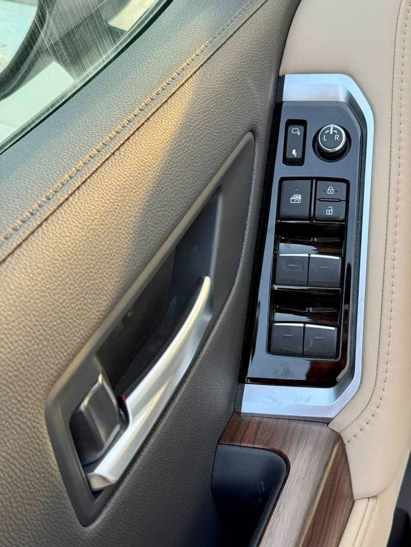 2026 Toyota Land Cruiser GXR thumbnail 5