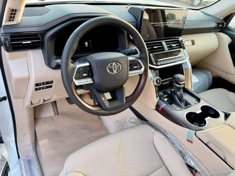 2026 Toyota Land Cruiser GXR thumbnail 8