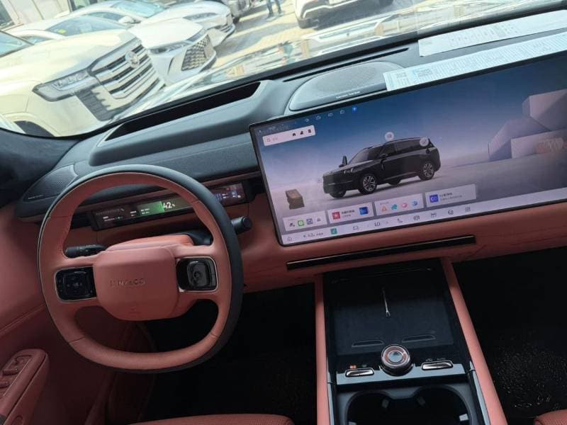 2025 Lynk & Co 900 FLAGSHIP thumbnail 6