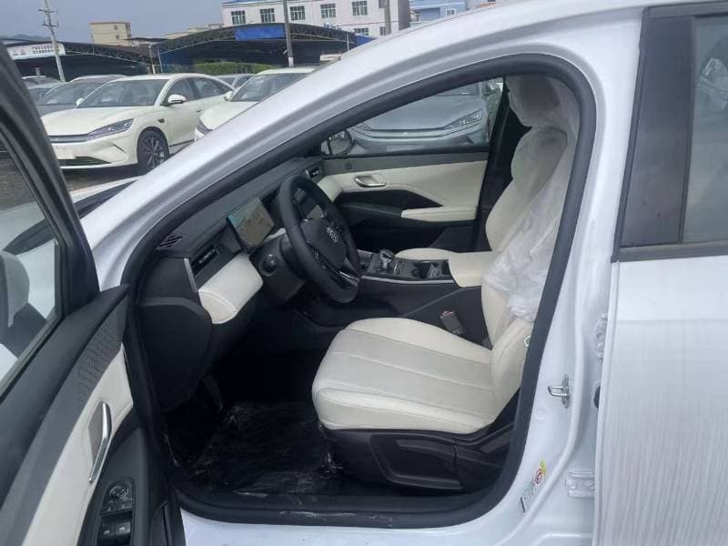 2025 BYD QIN PLUS STANDARD thumbnail 3