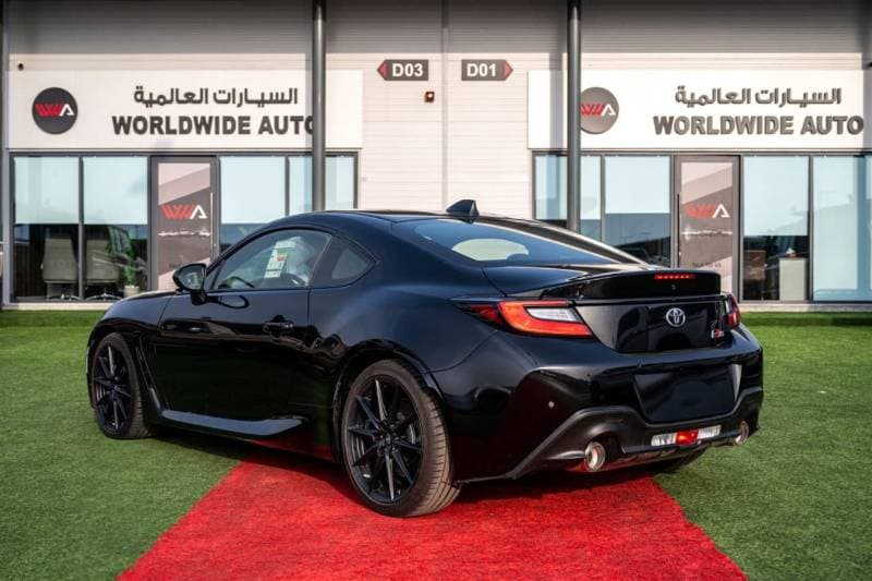2025 Toyota 86 GR86 2.4L Automatic thumbnail 3