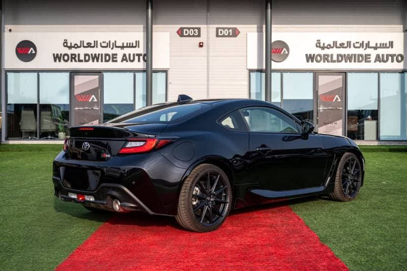 2025 Toyota 86 GR86 2.4L Automatic thumbnail 6
