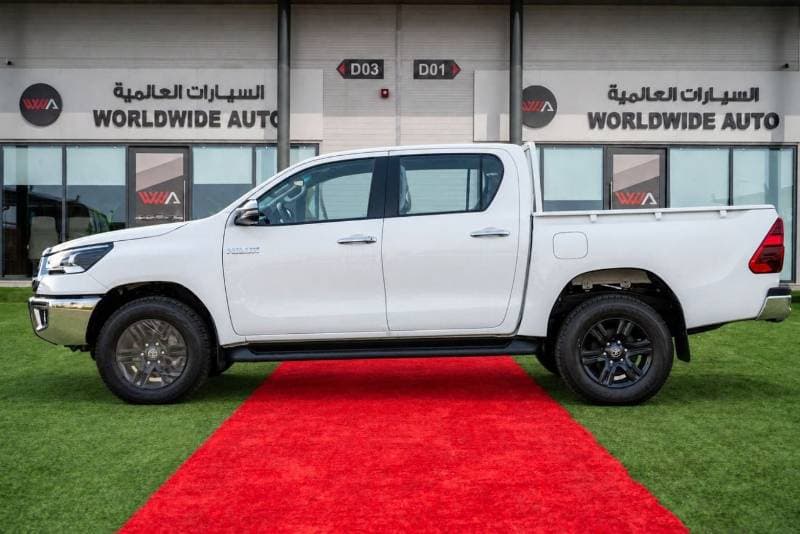 2026 Toyota Hilux SGLX thumbnail 3
