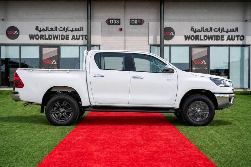 2026 Toyota Hilux SGLX thumbnail 5