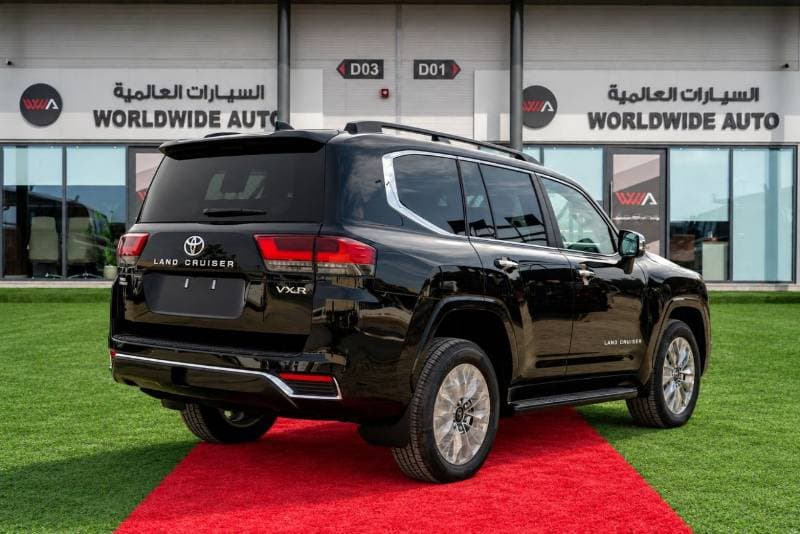 2026 Toyota Land Cruiser VXR thumbnail 6