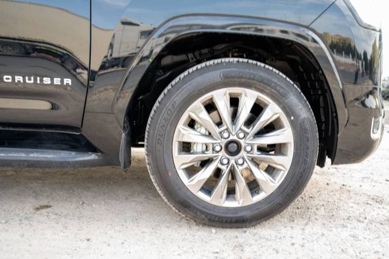 2026 Toyota Land Cruiser VXR thumbnail 8