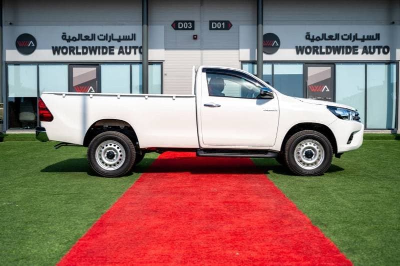 2026 Toyota Hilux GL thumbnail 6