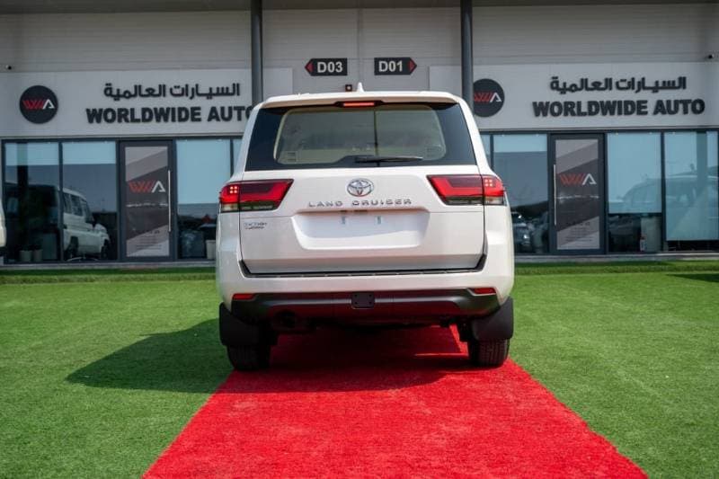 2026 Toyota Land Cruiser LC300 3.3 DIESEL EXR FOUR WHEEL DRIVER 7 SEATS thumbnail 5