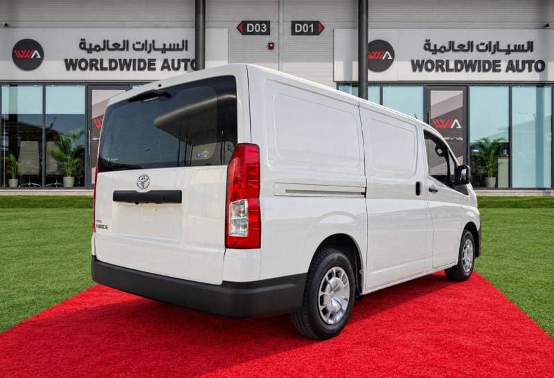 2026 Toyota Hiace GL thumbnail 7