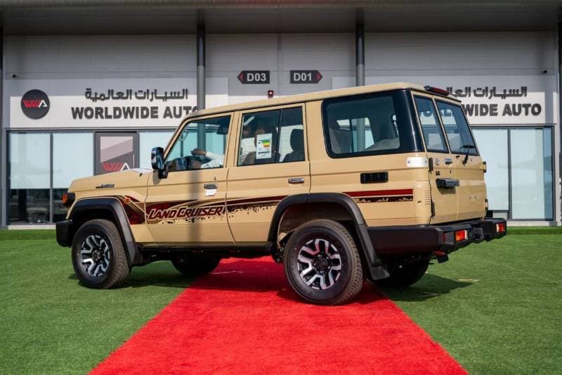 2026 Toyota Land Cruiser 70 HT S DLX thumbnail 3