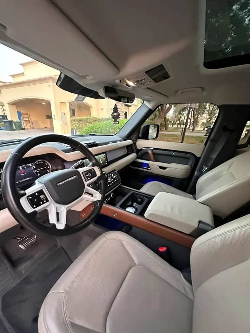 2023 Land Rover Defender thumbnail 5
