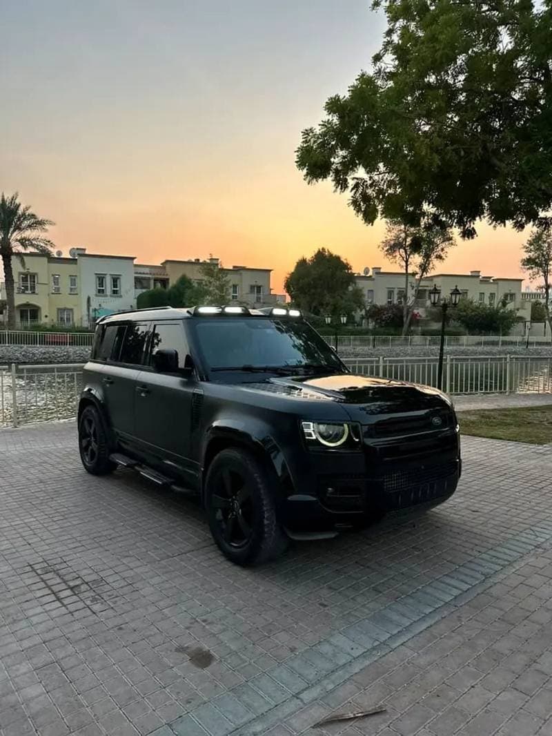 2023 Land Rover Defender thumbnail 8