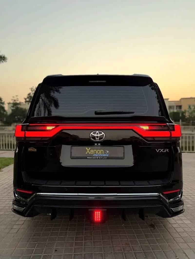 2026 Toyota Land Cruiser VXR thumbnail 3
