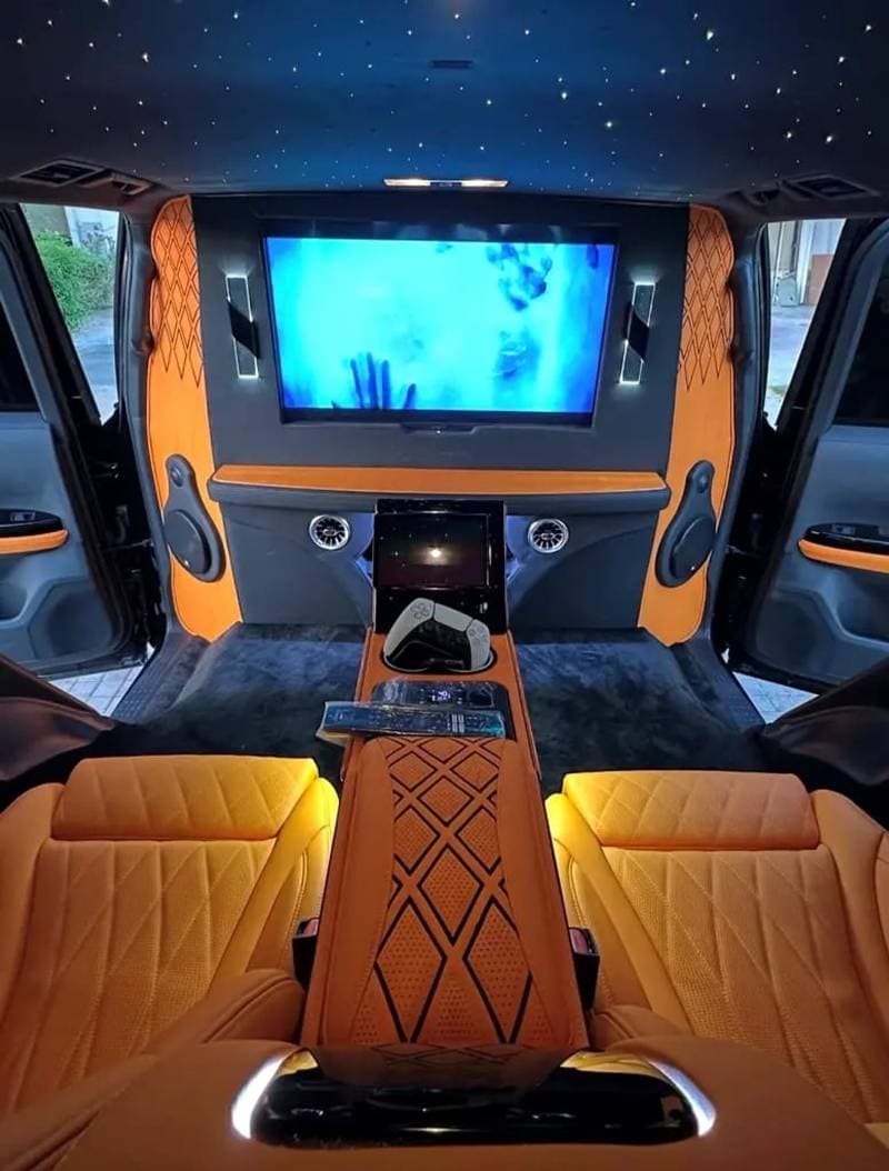 2026 Toyota Land Cruiser VXR thumbnail 2