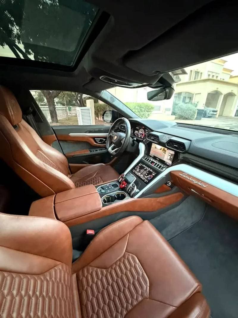 2021 Lamborghini Urus STANDARD thumbnail 4
