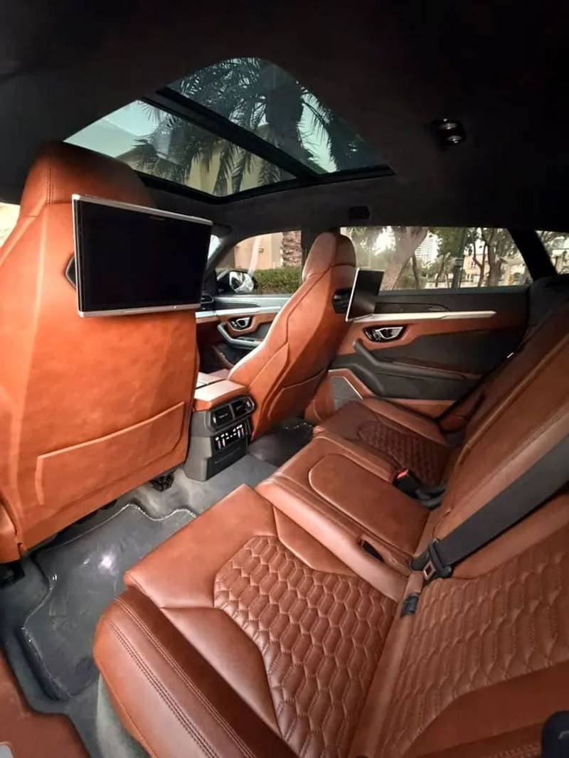 2021 Lamborghini Urus STANDARD thumbnail 5