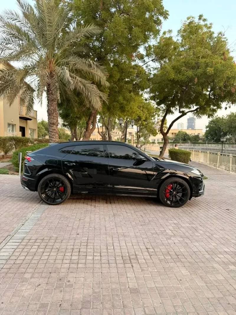 2021 Lamborghini Urus STANDARD thumbnail 8