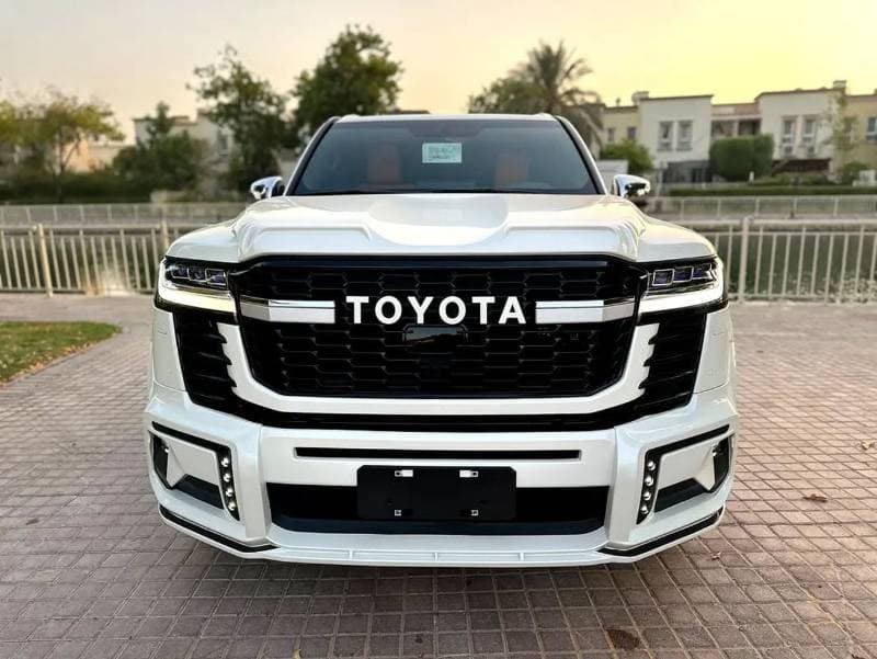 2025 Toyota Land Cruiser thumbnail 2