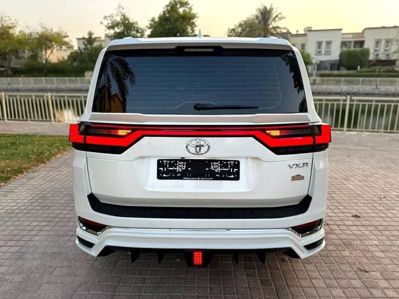 2025 Toyota Land Cruiser thumbnail 7